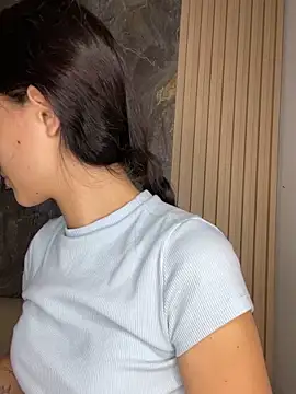 HannaRhodes online show from 1, 10, 2025