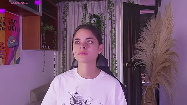 HannaRhodes online show from 15, 3, 2026