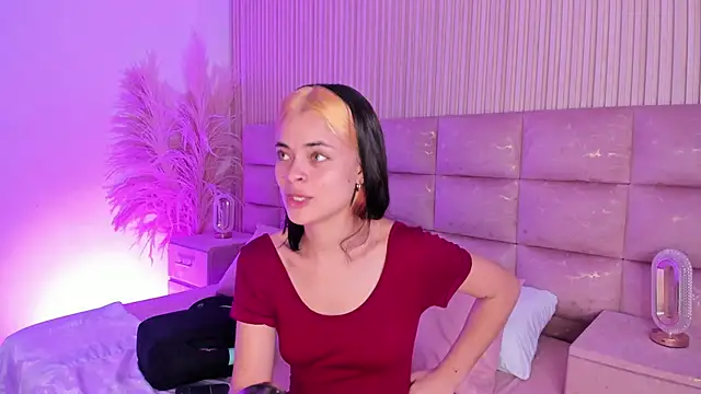 HannaRhodes online show from 5, 5, 2026