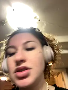 sluttysmiley online show from 17, 12, 2025