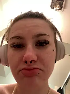 sluttysmiley online show from 10, 1, 2026