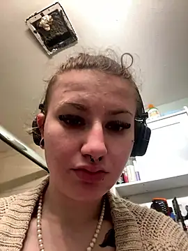 sluttysmiley online show from 11, 1, 2026