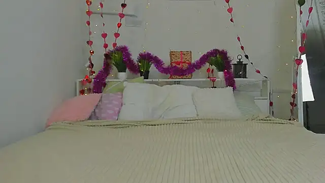 DreamyLuna online show from 8, 1, 2025