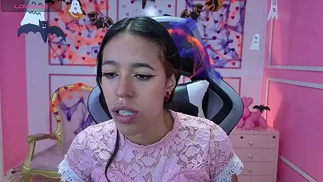 Snapshot of stephania_t chatting on 25, 10, 2025 stephania t online show from 25, 10, 2025