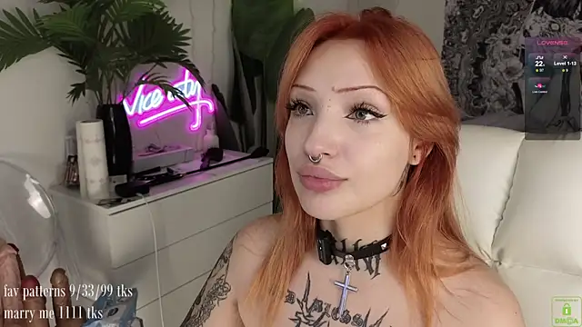 Snapshot of violetviolator chatting on 20, 9, 2025 violetviolator online show from 20, 9, 2025