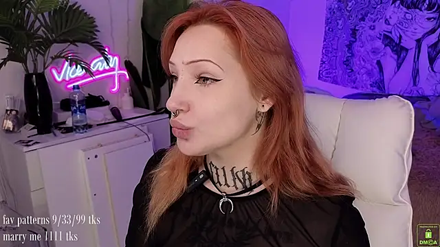 Snapshot of violetviolator chatting on 10, 10, 2025 violetviolator online show from 10, 10, 2025