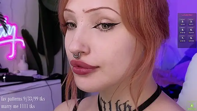 Snapshot of violetviolator chatting on 11, 10, 2025 violetviolator online show from 11, 10, 2025