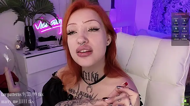 Snapshot of violetviolator chatting on 24, 10, 2025 violetviolator online show from 24, 10, 2025