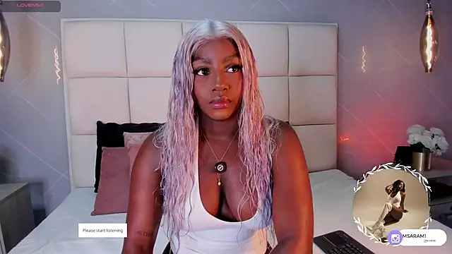 Snapshot of SaraMonroe1 chatting on 8, 11, 2025 SaraMonroe1 online show from 8, 11, 2025