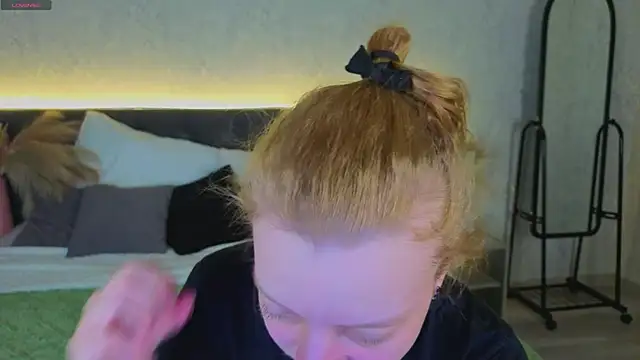 Michelle Blond online show from 5, 4, 2026