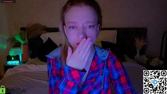 Snapshot of Michelle_Blond chatting on 27, 4, 2026 Michelle Blond online show from 27, 4, 2026