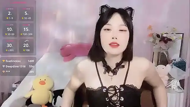 Snapshot of LaoSHI-999 chatting on 4, 3, 2025 LaoSHI-999 online show from 4, 3, 2025
