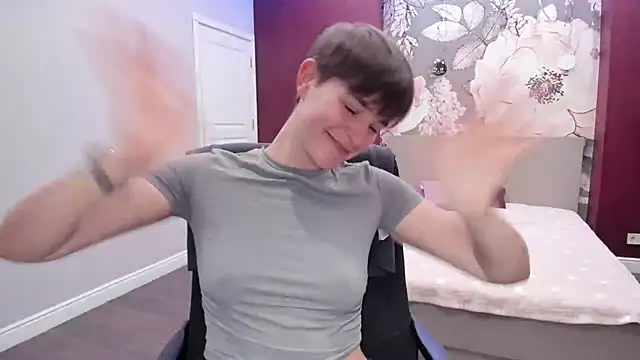 Snapshot of EmiliaYours chatting on 15, 9, 2025 EmiliaYours online show from 15, 9, 2025