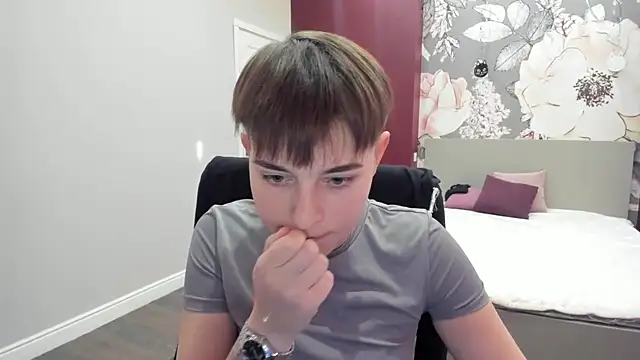 Snapshot of EmiliaYours chatting on 21, 9, 2025 EmiliaYours online show from 21, 9, 2025