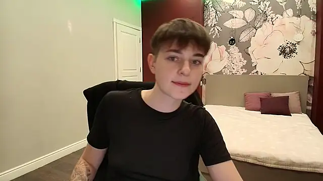 Snapshot of EmiliaYours chatting on 29, 9, 2025 EmiliaYours online show from 29, 9, 2025