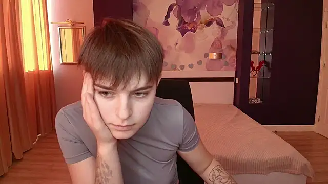 Snapshot of EmiliaYours chatting on 12, 10, 2025 EmiliaYours online show from 12, 10, 2025