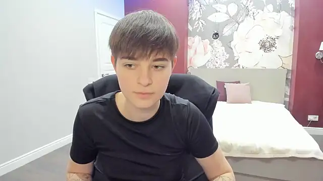 EmiliaYours online show from 25, 11, 2025