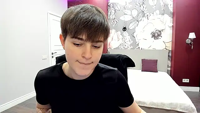 Snapshot of EmiliaYours chatting on 2, 3, 2026 EmiliaYours online show from 2, 3, 2026