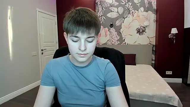 Snapshot of EmiliaYours chatting on 8, 3, 2026 EmiliaYours online show from 8, 3, 2026