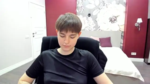 Snapshot of EmiliaYours chatting on 9, 3, 2026 EmiliaYours online show from 9, 3, 2026