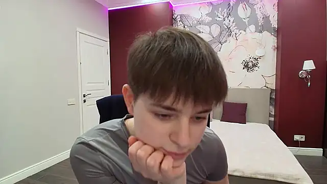 Snapshot of EmiliaYours chatting on 13, 3, 2026 EmiliaYours online show from 13, 3, 2026