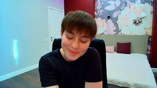 Snapshot of EmiliaYours chatting on 6, 4, 2026 EmiliaYours online show from 6, 4, 2026