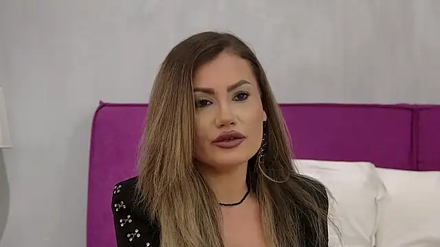 CelineHuddson online show from 31, 12, 2024