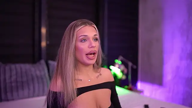Candy Ivy online show from 8, 1, 2025