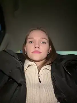 Snapshot of KitteCat chatting on 11, 12, 2024 KitteCat online show from 11, 12, 2024