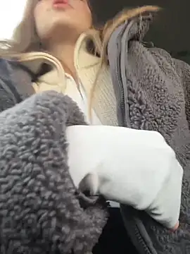 Snapshot of KitteCat chatting on 12, 12, 2024 KitteCat online show from 12, 12, 2024