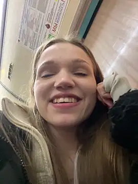 Snapshot of KitteCat chatting on 14, 12, 2024 KitteCat online show from 14, 12, 2024