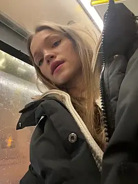 Snapshot of KitteCat chatting on 18, 12, 2024 KitteCat online show from 18, 12, 2024