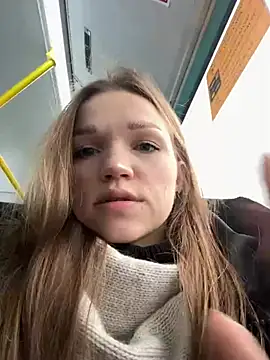 Snapshot of KitteCat chatting on 4, 1, 2025 KitteCat online show from 4, 1, 2025