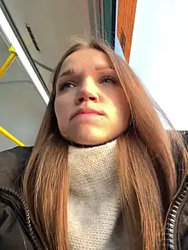 Snapshot of KitteCat chatting on 4, 1, 2025 KitteCat online show from 4, 1, 2025