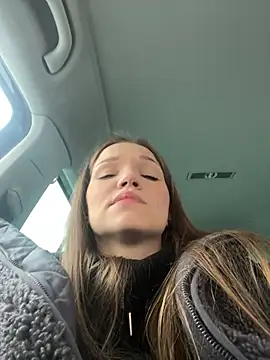 Snapshot of KitteCat chatting on 7, 1, 2025 KitteCat online show from 7, 1, 2025