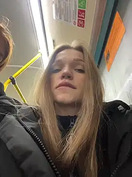 Snapshot of KitteCat chatting on 8, 1, 2025 KitteCat online show from 8, 1, 2025