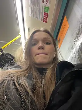 Snapshot of KitteCat chatting on 12, 1, 2025 KitteCat online show from 12, 1, 2025