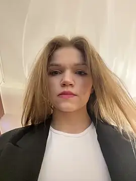 Snapshot of KitteCat chatting on 7, 3, 2025 KitteCat online show from 7, 3, 2025