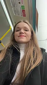 Snapshot of KitteCat chatting on 8, 3, 2025 KitteCat online show from 8, 3, 2025