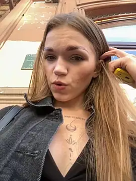 Snapshot of KitteCat chatting on 9, 9, 2025 KitteCat online show from 9, 9, 2025