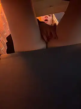 Snapshot of KitteCat chatting on 18, 10, 2025 KitteCat online show from 18, 10, 2025