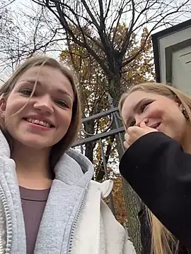 Snapshot of KitteCat chatting on 25, 10, 2025 KitteCat online show from 25, 10, 2025