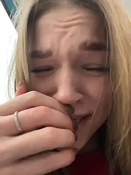 Snapshot of KitteCat chatting on 3, 11, 2025 KitteCat online show from 3, 11, 2025