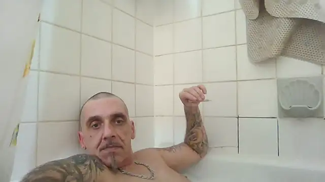 Snapshot of CandiedPompano chatting on 28, 9, 2025 CandiedPompano online show from 28, 9, 2025