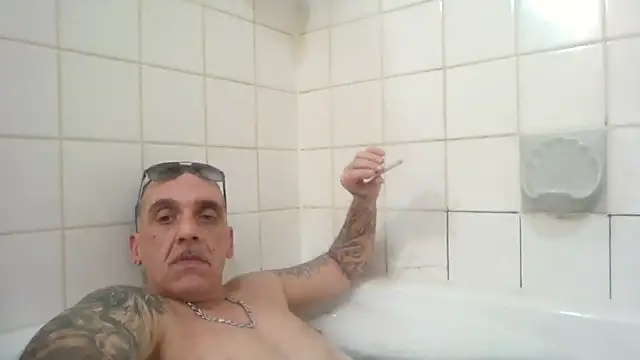 Snapshot of CandiedPompano chatting on 14, 10, 2025 CandiedPompano online show from 14, 10, 2025