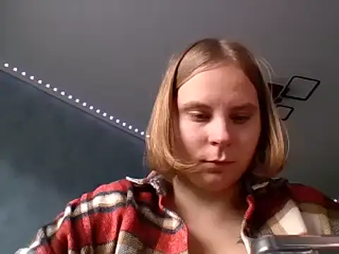 Snapshot of Thalia__Star chatting on 8, 1, 2025 Thalia  Star online show from 8, 1, 2025