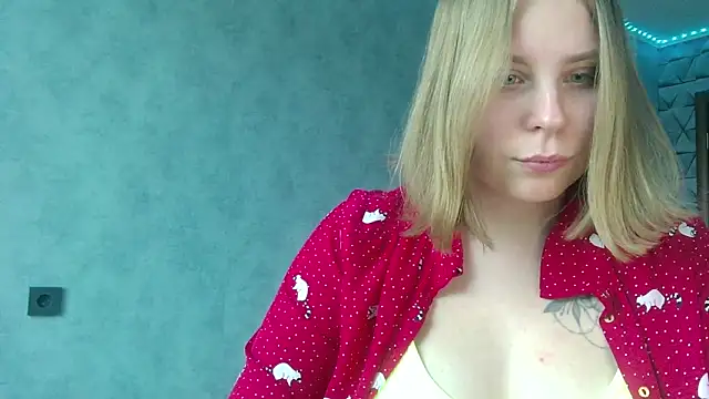 Snapshot of Thalia__Star chatting on 1, 2, 2025 Thalia  Star online show from 1, 2, 2025