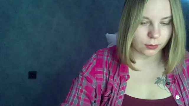 Snapshot of Thalia__Star chatting on 5, 2, 2025 Thalia  Star online show from 5, 2, 2025