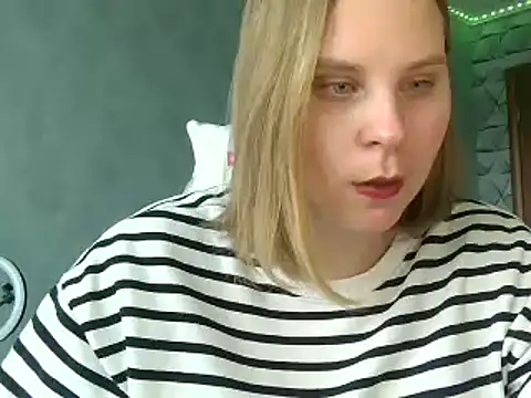 Snapshot of Thalia__Star chatting on 19, 2, 2025 Thalia  Star online show from 19, 2, 2025