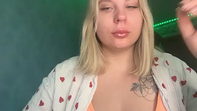 Snapshot of Thalia__Star chatting on 22, 10, 2025 Thalia  Star online show from 22, 10, 2025